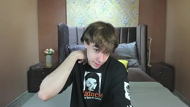 Snapshot of DaveBevy chatting on May 29, 7:34 pm DaveBevy online show from May 29, 7:34 pm