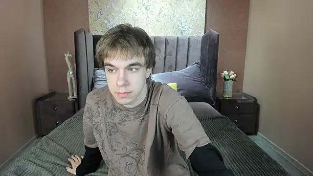 Snapshot of DaveBevy chatting on June 14, 7:27 pm DaveBevy online show from June 14, 7:27 pm