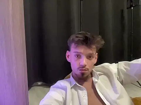 Snapshot of dariosx chatting on March 31, 9:48 pm dariosx online show from March 31, 9:48 pm