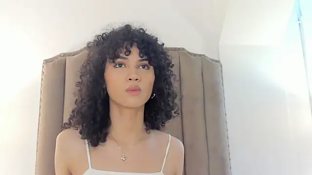 Snapshot of Julietta___ chatting on May 30, 12:57 pm Julietta online show from May 30, 12:57 pm