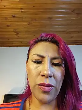 Snapshot of tatianabelli chatting on June 17, 10:43 pm tatianabelli online show from June 17, 10:43 pm