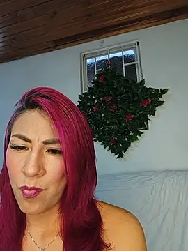 Snapshot of tatianabelli chatting on July 9, 9:19 pm tatianabelli online show from July 9, 9:19 pm