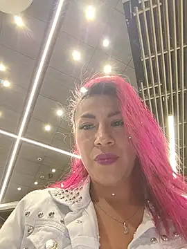 Snapshot of tatianabelli chatting on July 13, 9:17 pm tatianabelli online show from July 13, 9:17 pm