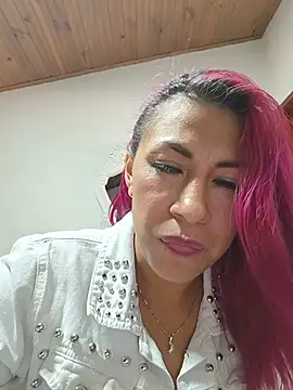 Snapshot of tatianabelli chatting on July 14, 2:05 am tatianabelli online show from July 14, 2:05 am