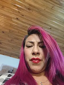 Snapshot of tatianabelli chatting on July 29, 2:21 am tatianabelli online show from July 29, 2:21 am