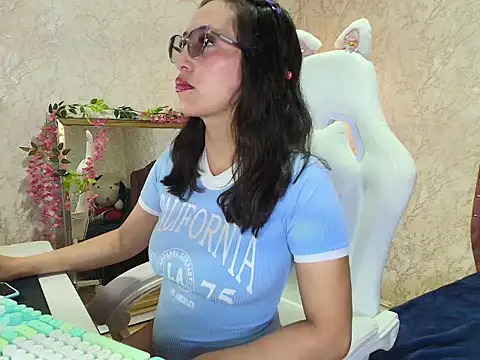 Snapshot of SamanthaRosx chatting on June 15, 5:15 pm SamanthaRosx online show from June 15, 5:15 pm