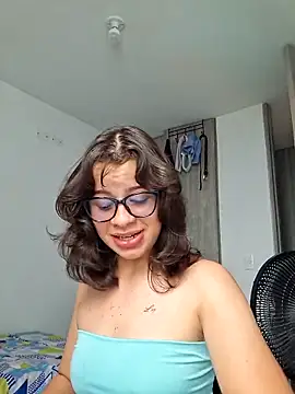 Snapshot of violeta_cute0 chatting on March 28, 6:51 pm violeta cute0 online show from March 28, 6:51 pm