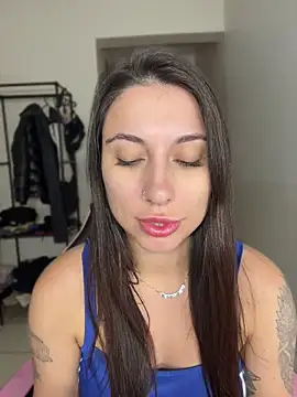 Snapshot of Carolzinhalux69 chatting on June 23, 4:38 pm Carolzinhalux69 online show from June 23, 4:38 pm