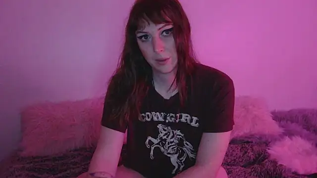 Snapshot of April__kittyy chatting on May 18, 2:51 am April kittyy online show from May 18, 2:51 am