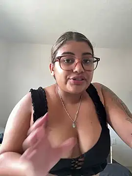 C1N09 online show from June 15, 6:32 pm