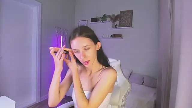 AnnaOddy online show from August 4, 1:42 am