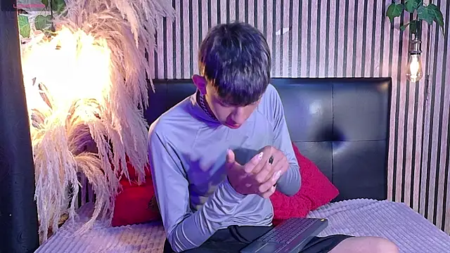 Tommy Fox online show from April 8, 12:49 pm