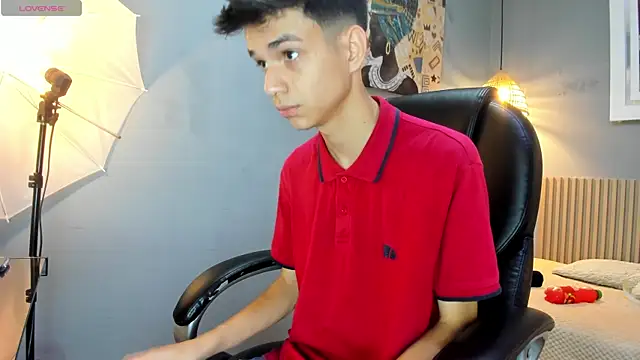 Snapshot of maxim_rod chatting on June 3, 12:19 pm maxim rod online show from June 3, 12:19 pm