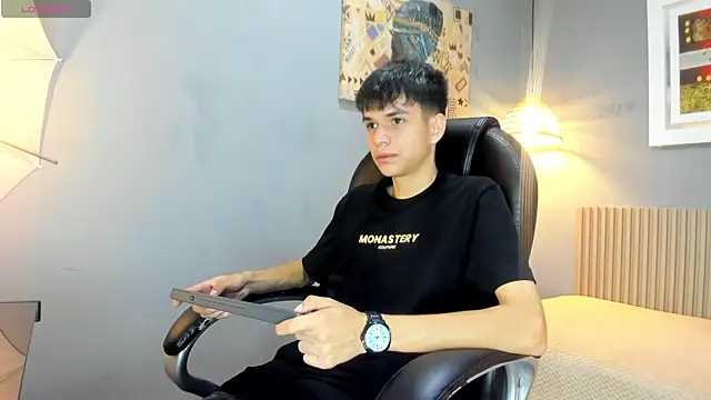 Snapshot of maxim_rod chatting on June 9, 12:17 pm maxim rod online show from June 9, 12:17 pm