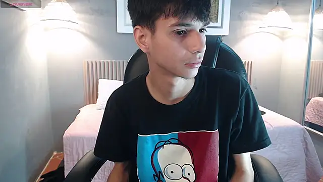Snapshot of maxim_rod chatting on June 22, 6:27 pm maxim rod online show from June 22, 6:27 pm