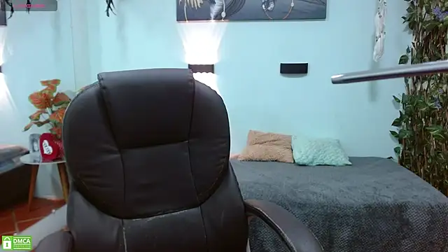 Snapshot of maxim_rod chatting on July 26, 11:39 am maxim rod online show from July 26, 11:39 am