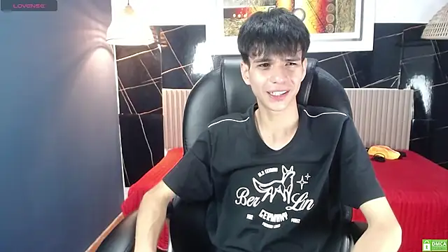 Snapshot of maxim_rod chatting on August 1, 9:03 pm maxim rod online show from August 1, 9:03 pm