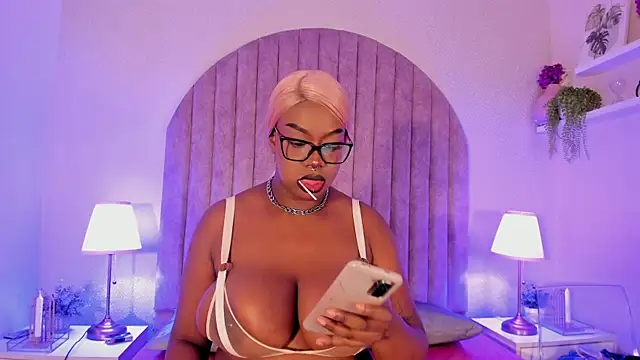 SUSAN-BLUE online show from July 18, 11:30 pm