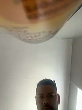 Snapshot of galantonluis chatting on March 28, 4:17 pm galantonluis online show from March 28, 4:17 pm