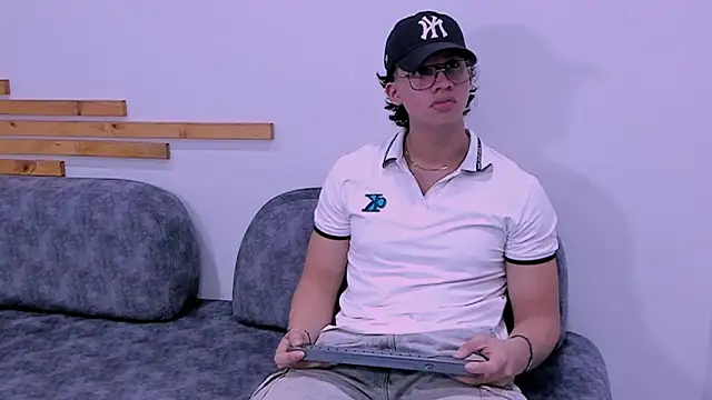 axxel body online show from March 28, 8:41 pm