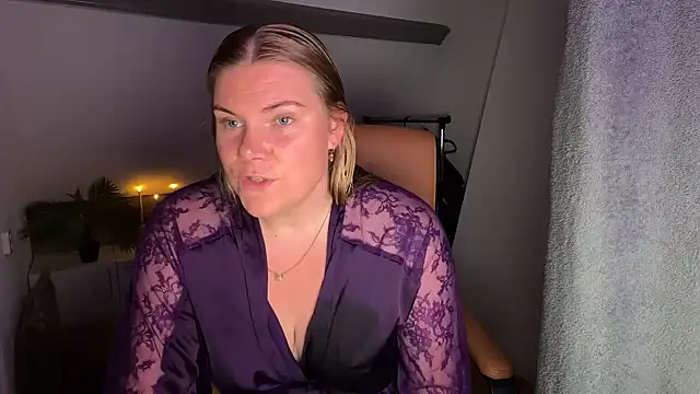 Snapshot of SexyBlondJoanna-Exclusief chatting on May 20, 9:59 am SexyBlondJoanna-Exclusief online show from May 20, 9:59 am