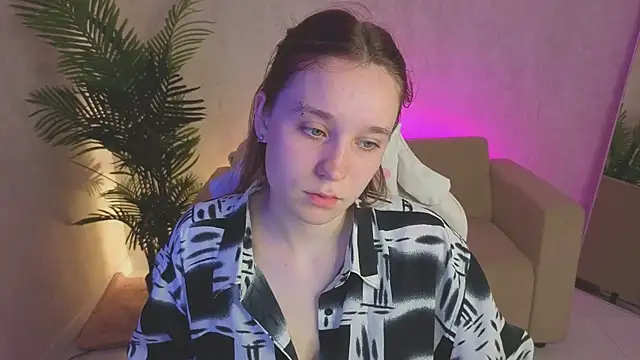 SweetieBlush online show from June 19, 2:27 am