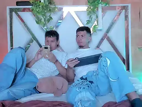 Snapshot of Blaze_Star chatting on March 28, 3:33 pm Blaze Star online show from March 28, 3:33 pm