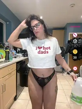 Snapshot of IvyBelleMilf chatting on May 12, 9:12 pm IvyBelleMilf online show from May 12, 9:12 pm