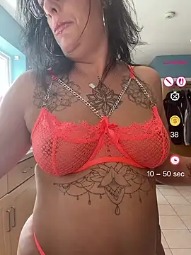Snapshot of IvyBelleMilf chatting on June 9, 8:59 am IvyBelleMilf online show from June 9, 8:59 am