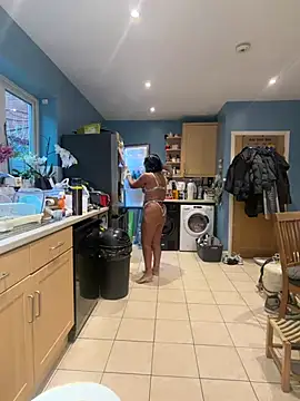 Snapshot of IvyBelleMilf chatting on July 14, 4:17 am IvyBelleMilf online show from July 14, 4:17 am