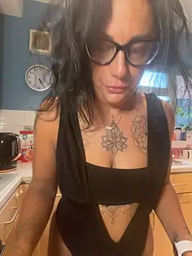 Snapshot of IvyBelleMilf chatting on July 21, 4:26 am IvyBelleMilf online show from July 21, 4:26 am