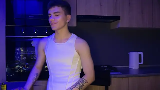 MaxWoolf online show from June 3, 2:33 pm