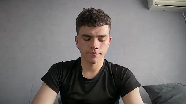 MaxWoolf online show from June 6, 12:10 pm