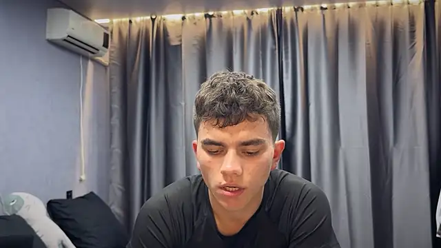MaxWoolf online show from June 21, 3:36 pm