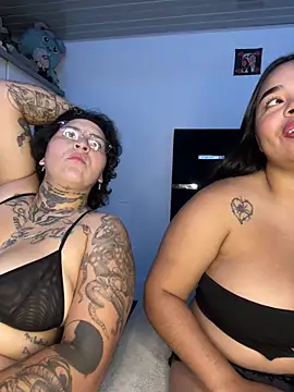 lunaa love online show from June 9, 11:38 pm