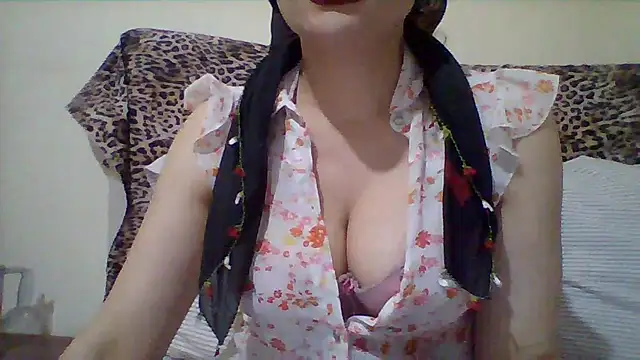 Snapshot of busex25 chatting on June 26, 9:19 pm busex25 online show from June 26, 9:19 pm