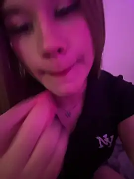 Snapshot of Cata_deoun chatting on May 18, 11:21 pm Cata deoun online show from May 18, 11:21 pm