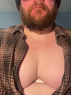 Snapshot of hugemanbreasts chatting on March 29, 2:55 am hugemanbreasts online show from March 29, 2:55 am