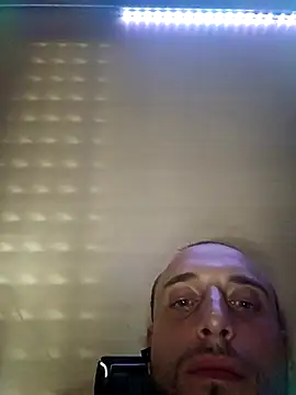 Snapshot of Alessandro9312 chatting on March 29, 6:13 am Alessandro9312 online show from March 29, 6:13 am