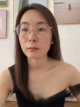 Snapshot of you-520 chatting on June 5, 3:57 am you-520 online show from June 5, 3:57 am