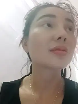 Snapshot of LL68 chatting on March 29, 10:37 am LL68 online show from March 29, 10:37 am