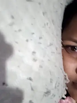 riyaa sexyy online show from July 6, 5:15 am