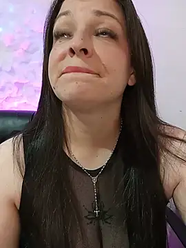 Isa bluee online show from June 14, 3:19 am