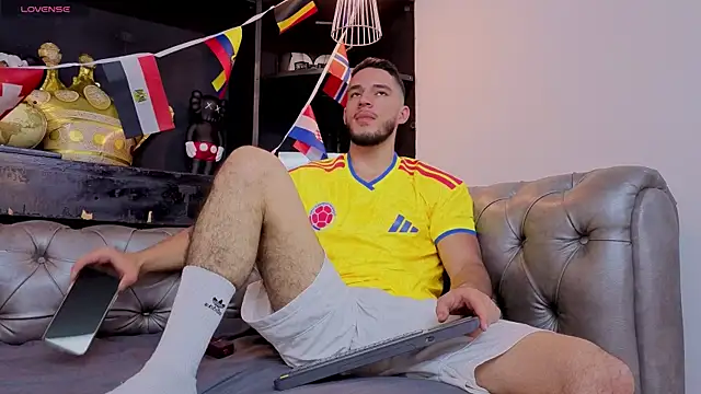 axel tone online show from June 23, 11:14 pm