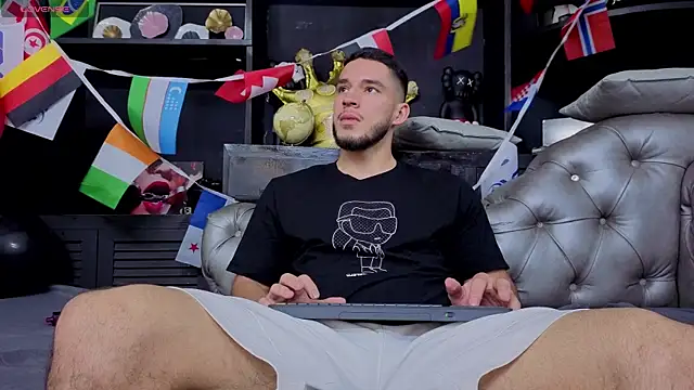 axel tone online show from June 24, 9:25 pm