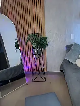 EmmaVonn online show from May 3, 7:42 pm