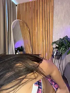 EmmaVonn online show from May 7, 7:52 pm