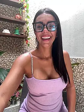 SofiParma online show from May 21, 7:10 pm