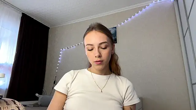 EvaMerci online show from March 30, 7:31 am