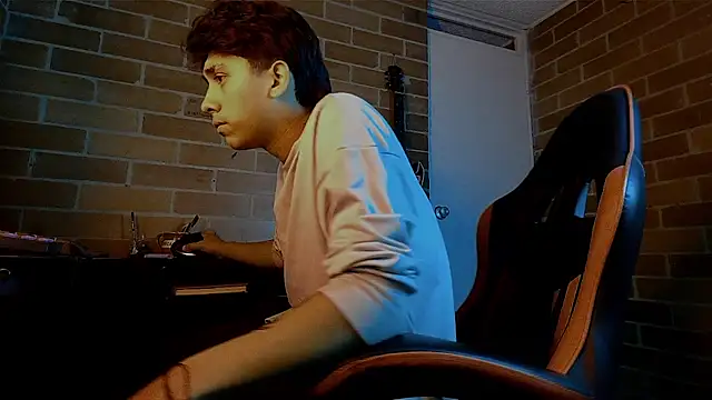 ethann2  online show from June 9, 11:16 pm